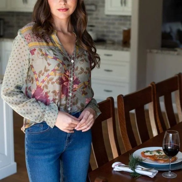 Evy's Tree Ariella Top in Floral Patchwork - Picture 2 of 4